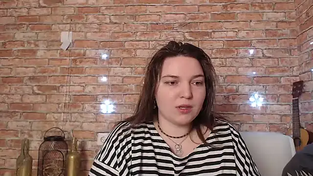Amelia Kiss  online show from December 2024 12:43:02 AM