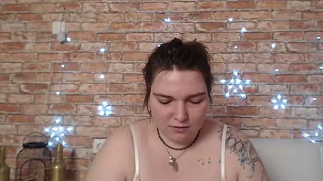 Amelia Kiss  online show from January 2025 03:40:02 AM
