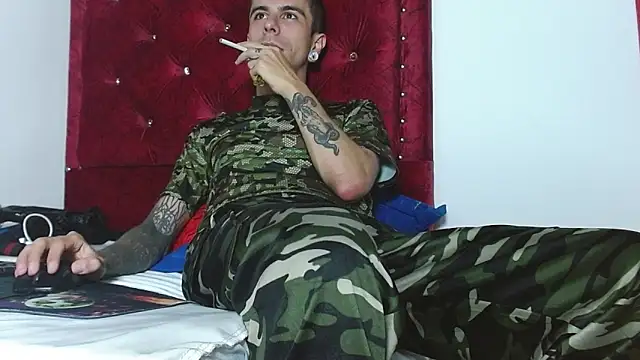 Aaron BigDickxxx online show from December 2024 12:57:02 AM