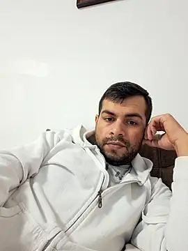 Snapshot of hornny1995 chatting on October 2025 01:29:02 PM hornny1995 online show from October 2025 01:29:02 PM