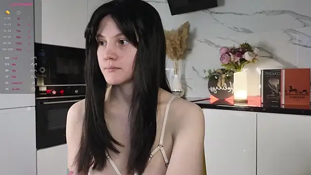 Snapshot of MaryCoopeer chatting on January 2025 08:11:01 AM MaryCoopeer online show from January 2025 08:11:01 AM