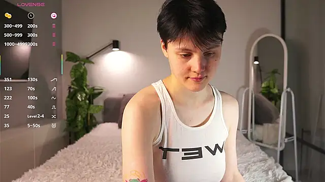 Snapshot of MaryCoopeer chatting on February 2025 02:24:02 PM MaryCoopeer online show from February 2025 02:24:02 PM