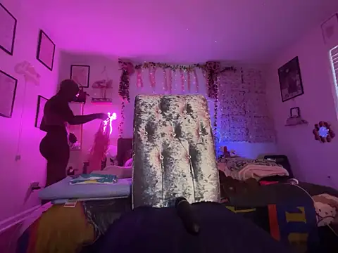 Snapshot of VixenCapri chatting on December 2025 02:23:01 PM VixenCapri online show from December 2025 02:23:01 PM