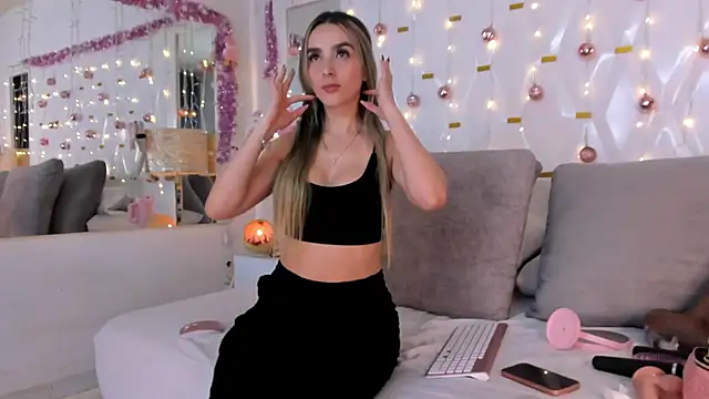 Gabbyy  online show from December 2024 10:30:01 PM