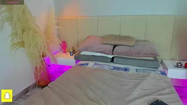 Snapshot of sofia_pamela chatting on November 2025 07:03:01 PM sofia pamela online show from November 2025 07:03:01 PM