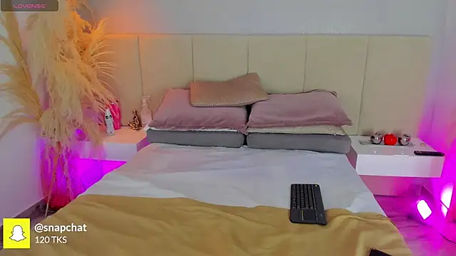 Snapshot of sofia_pamela chatting on November 2025 06:56:02 PM sofia pamela online show from November 2025 06:56:02 PM