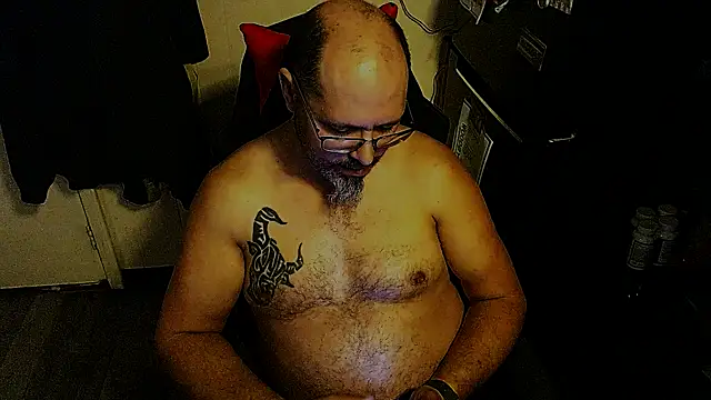 Snapshot of KrazyLegz chatting on December 2025 04:25:01 PM KrazyLegz online show from December 2025 04:25:01 PM