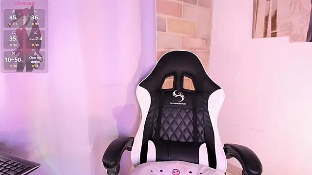 Snapshot of Im_Scarlet chatting on October 2025 10:05:01 PM Im Scarlet online show from October 2025 10:05:01 PM