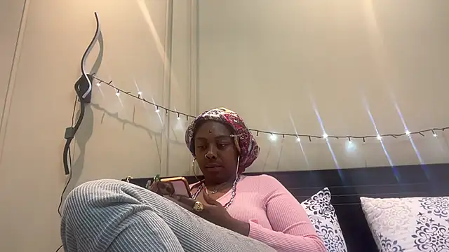 ChocolateCakeQueen online show from January 2025 02:18:01 AM