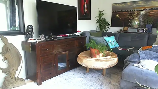 CeceilaMoon online show from November 2025 07:52:02 PM