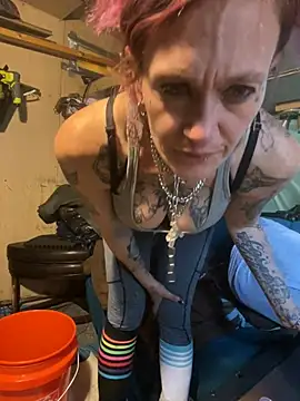 Snapshot of renegade_vyxxen chatting on February 2025 10:31:01 PM renegade vyxxen online show from February 2025 10:31:01 PM