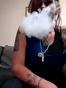 Snapshot of renegade_vyxxen chatting on December 2025 07:50:01 AM renegade vyxxen online show from December 2025 07:50:01 AM