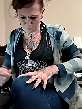 Snapshot of renegade_vyxxen chatting on December 2025 04:34:02 PM renegade vyxxen online show from December 2025 04:34:02 PM