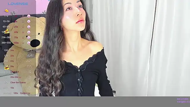 Snapshot of SophiaLiu chatting on January 2025 11:13:02 PM SophiaLiu online show from January 2025 11:13:02 PM