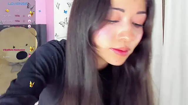 Snapshot of SophiaLiu chatting on February 2025 02:51:02 AM SophiaLiu online show from February 2025 02:51:02 AM