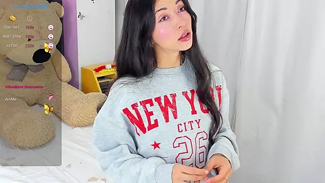 Snapshot of SophiaLiu chatting on February 2025 09:16:02 PM SophiaLiu online show from February 2025 09:16:02 PM