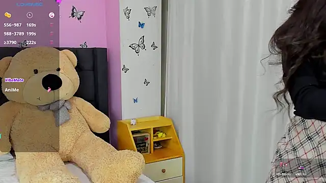 Snapshot of SophiaLiu chatting on March 2025 01:42:02 AM SophiaLiu online show from March 2025 01:42:02 AM