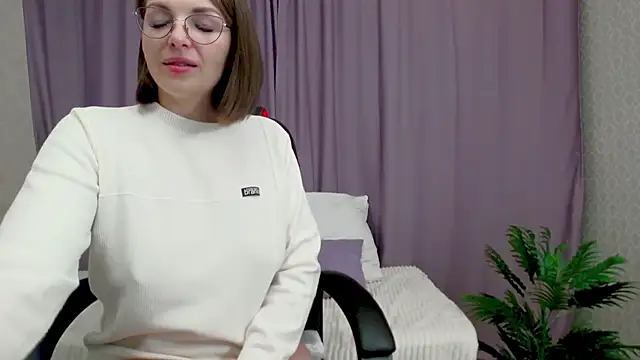 Camelia Lillie online show from January 2025 05:37:02 AM
