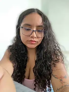Snapshot of CurlyGirl_1 chatting on December 2024 01:17:01 PM CurlyGirl 1 online show from December 2024 01:17:01 PM