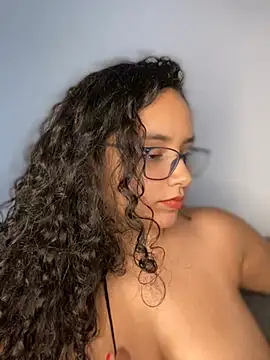 Snapshot of CurlyGirl_1 chatting on December 2024 05:47:02 PM CurlyGirl 1 online show from December 2024 05:47:02 PM