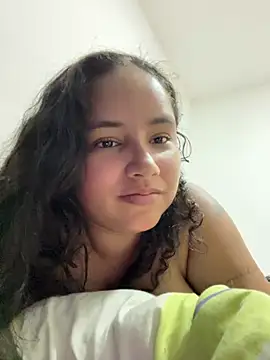 Snapshot of CurlyGirl_1 chatting on January 2025 12:00:01 PM CurlyGirl 1 online show from January 2025 12:00:01 PM