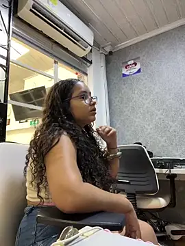 Snapshot of CurlyGirl_1 chatting on February 2025 01:33:01 PM CurlyGirl 1 online show from February 2025 01:33:01 PM