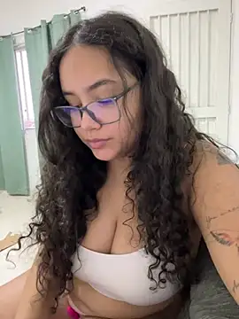 Snapshot of CurlyGirl_1 chatting on February 2025 11:46:01 AM CurlyGirl 1 online show from February 2025 11:46:01 AM