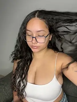 Snapshot of CurlyGirl_1 chatting on March 2025 11:12:02 AM CurlyGirl 1 online show from March 2025 11:12:02 AM