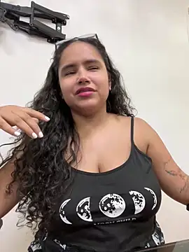 Snapshot of CurlyGirl_1 chatting on March 2025 07:23:02 PM CurlyGirl 1 online show from March 2025 07:23:02 PM