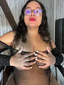 Snapshot of CurlyGirl_1 chatting on March 2025 10:22:02 PM CurlyGirl 1 online show from March 2025 10:22:02 PM