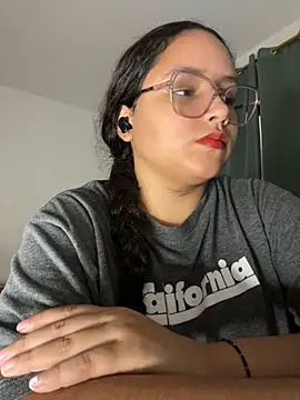 Snapshot of CurlyGirl_1 chatting on September 2025 08:33:02 PM CurlyGirl 1 online show from September 2025 08:33:02 PM
