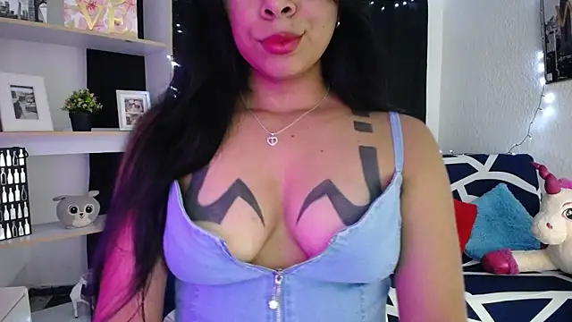 BellaLiz  online show from January 2025 01:33:01 AM