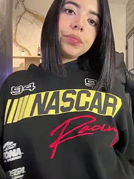 NicolRoss  online show from November 2025 05:11:01 PM