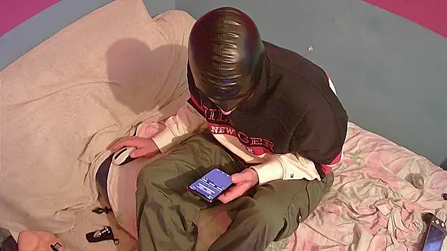 Snapshot of Markxen_cam chatting on October 2025 02:48:02 PM Markxen cam online show from October 2025 02:48:02 PM