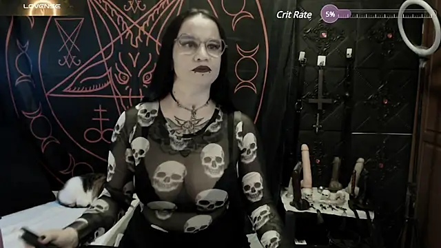 Evil Queen 666 online show from March 2025 04:51:02 AM
