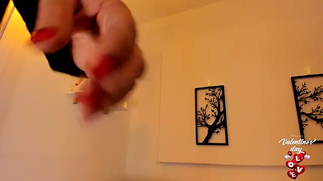 leslie k online show from February 2025 04:47:01 AM