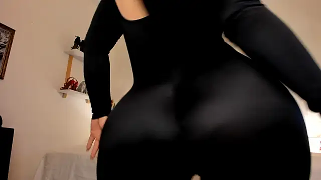 leslie k online show from March 2025 12:07:01 AM