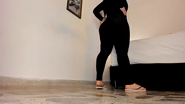 leslie k online show from March 2025 06:00:02 AM