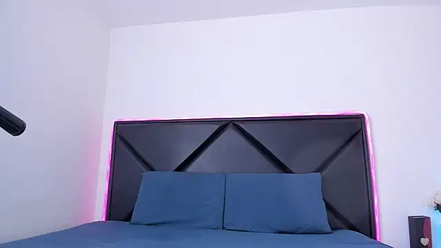 Snapshot of ScarlettAndClark chatting on November 2025 02:51:01 PM ScarlettAndClark online show from November 2025 02:51:01 PM