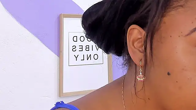 Snapshot of MONAAXXX_ chatting on March 2025 12:44:02 PM MONAAXXX online show from March 2025 12:44:02 PM