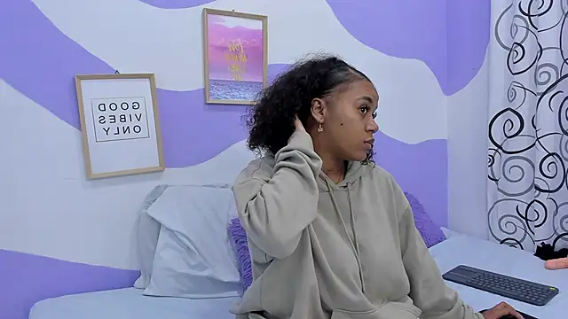Snapshot of MONAAXXX_ chatting on March 2025 12:11:01 PM MONAAXXX online show from March 2025 12:11:01 PM