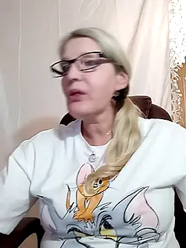 irinamaux online show from January 2025 12:58:01 PM