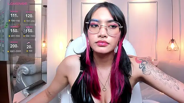 Snapshot of AzuraKindong chatting on December 2024 10:41:02 PM AzuraKindong online show from December 2024 10:41:02 PM
