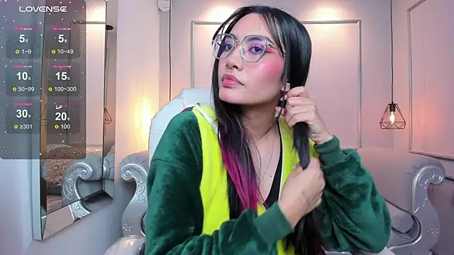 Snapshot of AzuraKindong chatting on September 2025 07:49:01 PM AzuraKindong online show from September 2025 07:49:01 PM