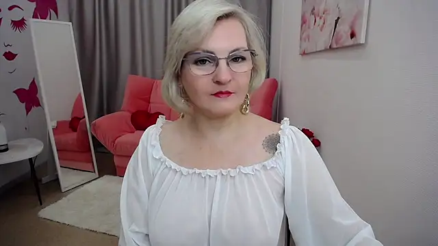 Snapshot of BlondeBrilliant7 chatting on December 2024 02:57:02 AM BlondeBrilliant7 online show from December 2024 02:57:02 AM