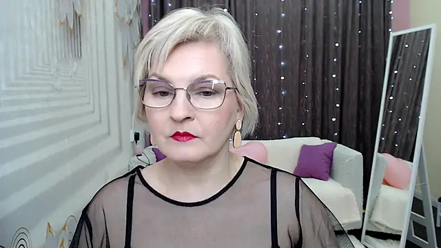 Snapshot of BlondeBrilliant7 chatting on January 2025 06:17:01 AM BlondeBrilliant7 online show from January 2025 06:17:01 AM