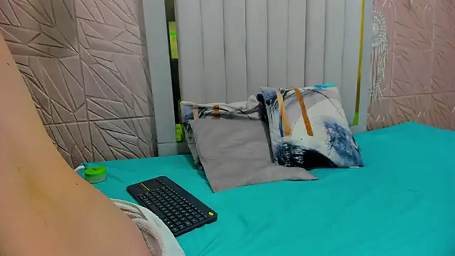 Snapshot of Ammy_Connor1 chatting on November 2025 08:30:02 PM Ammy Connor1 online show from November 2025 08:30:02 PM