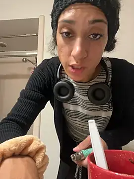 starrynikki online show from February 2025 03:45:01 AM