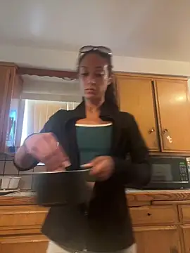 starrynikki online show from September 2025 06:07:01 PM