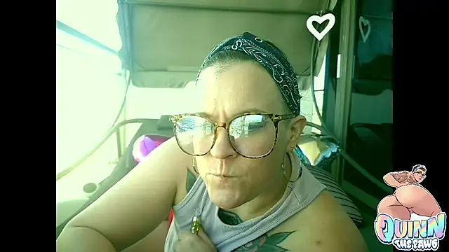 Snapshot of quinnmariexo chatting on December 2025 05:08:02 PM quinnmariexo online show from December 2025 05:08:02 PM